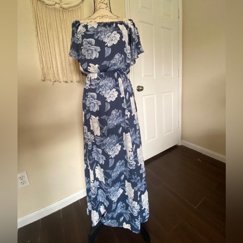 Altar’d State Off the Shoulder Navy Floral Maxi Dress - M